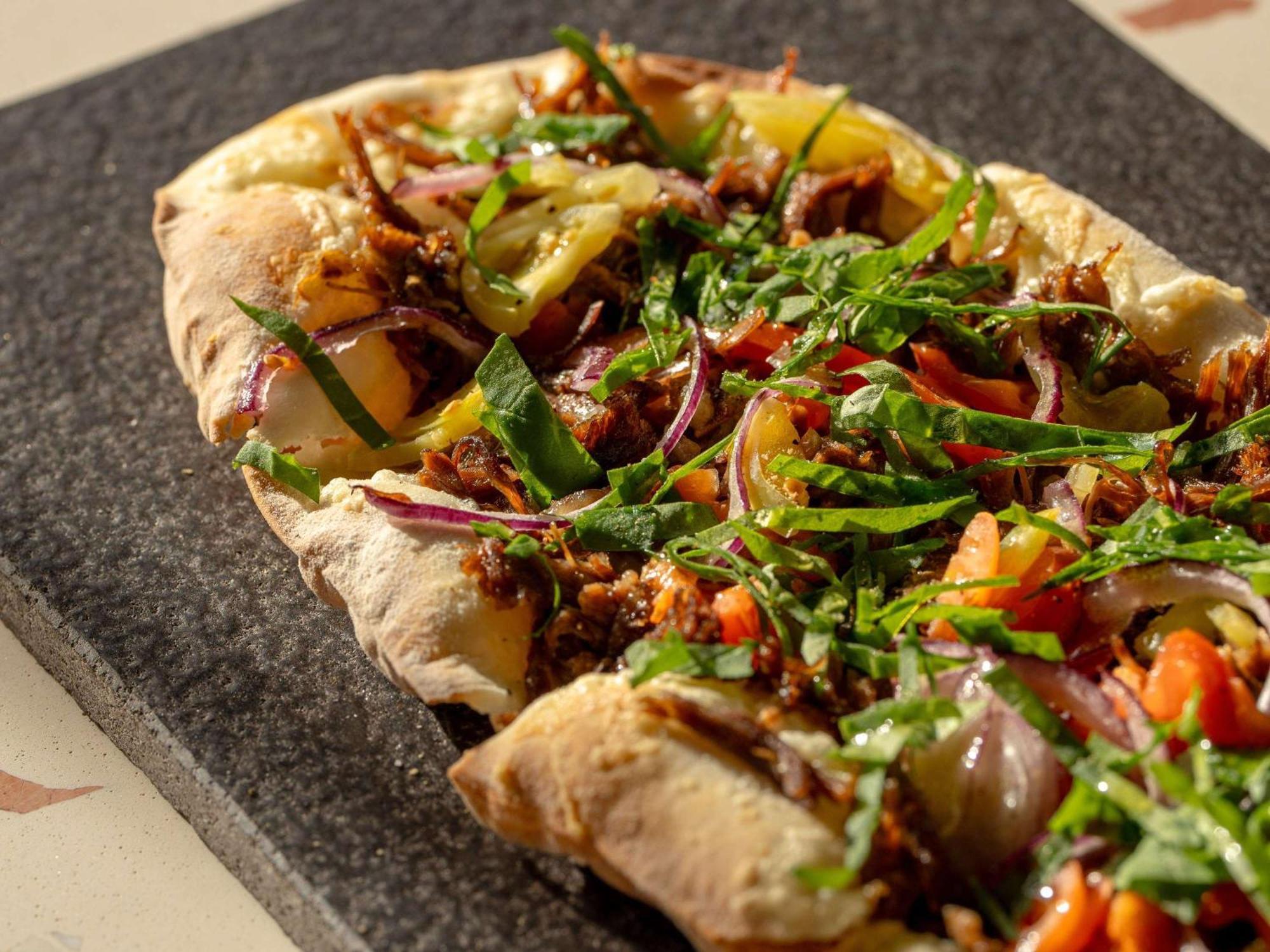 ノボテル イスタンブール ボスポラス ホテル エクステリア 写真 Naan pizza